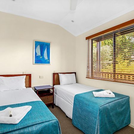 Tin Can Bay Marina Villas Esterno foto