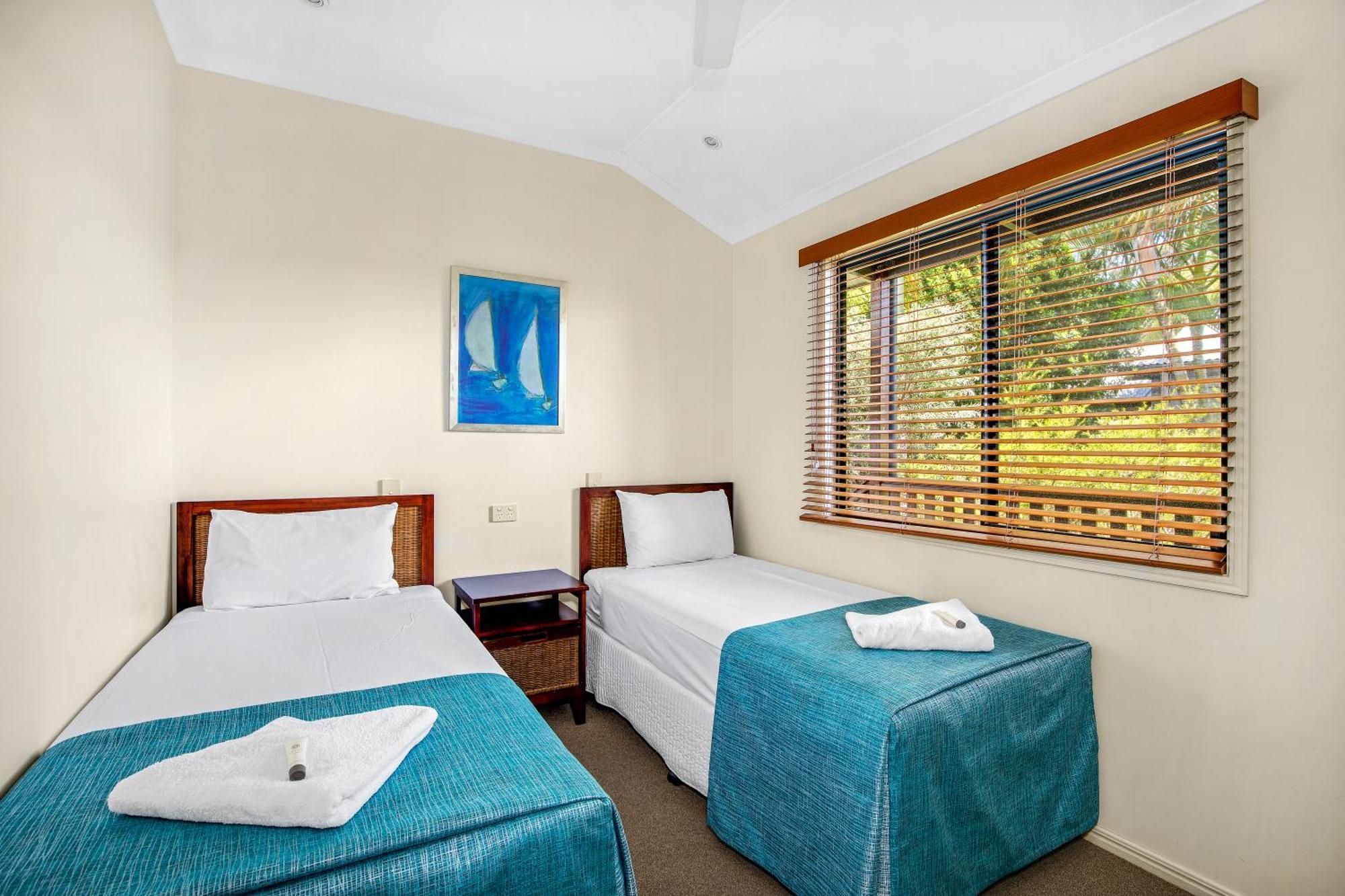 Tin Can Bay Marina Villas Esterno foto