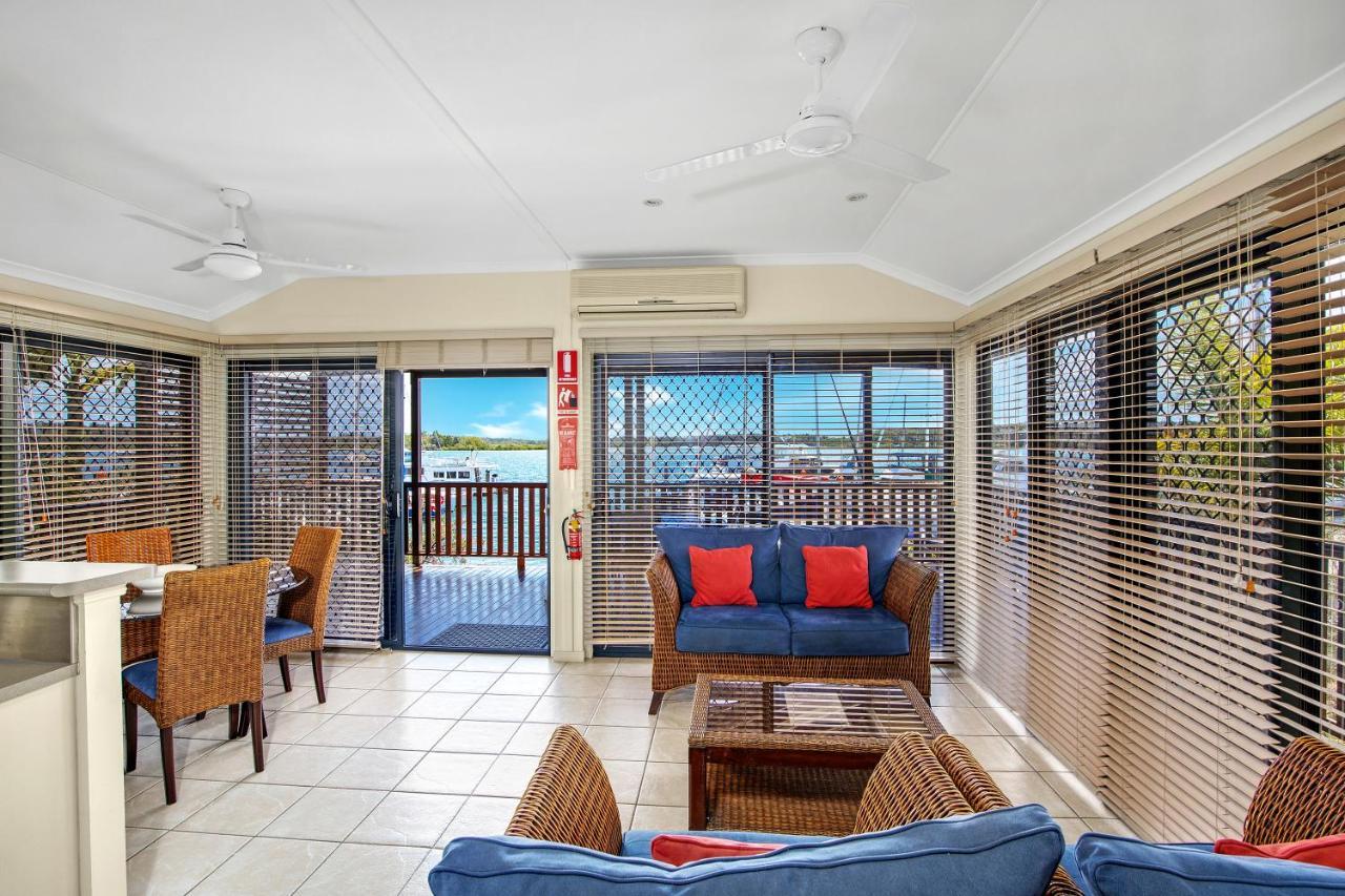 Tin Can Bay Marina Villas Esterno foto
